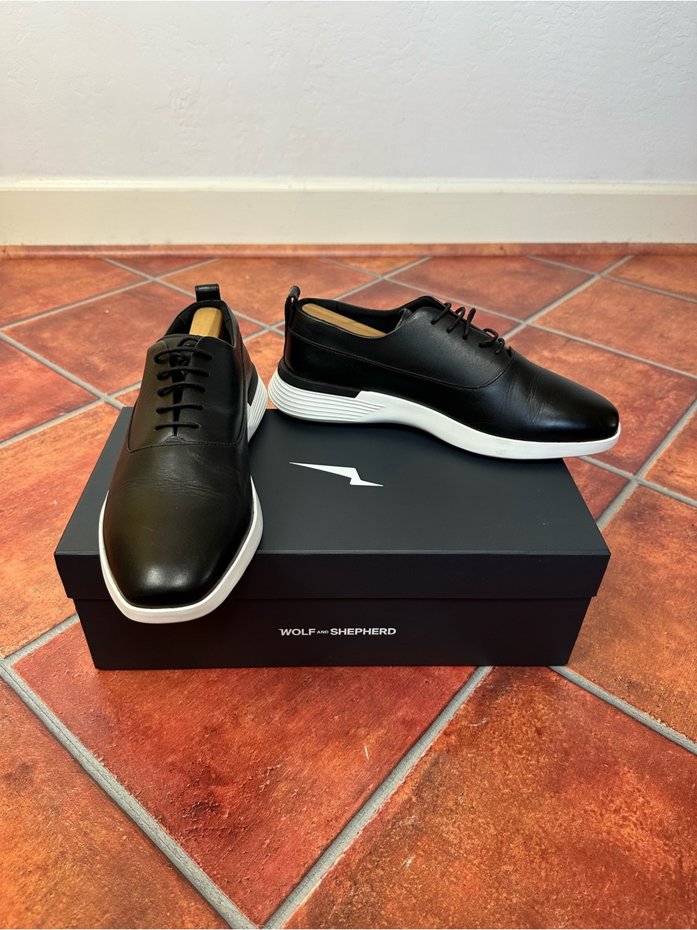 Wolf & Shepherd Crossover Derby Hybrid Dress Shoes